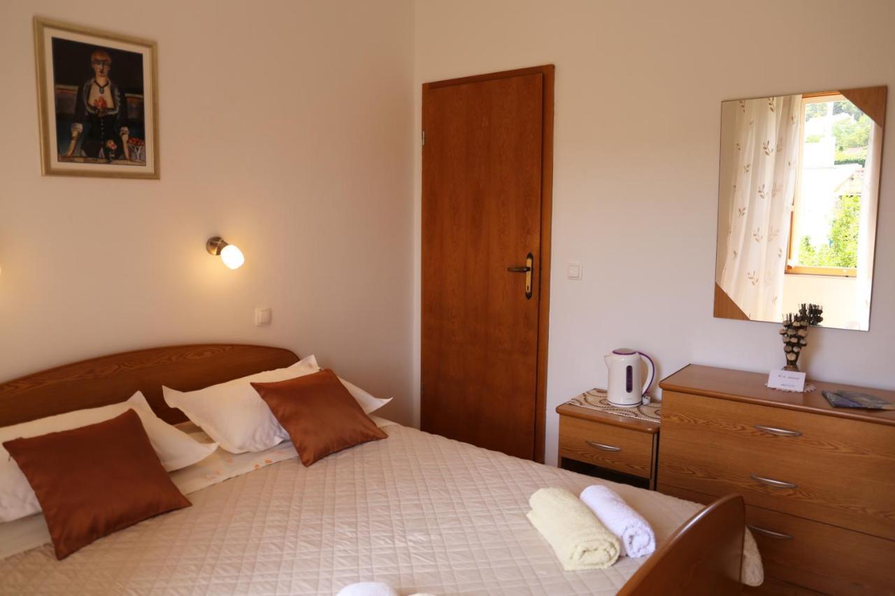 Coosy Rooms Katarina Lumbarda Kültér fotó