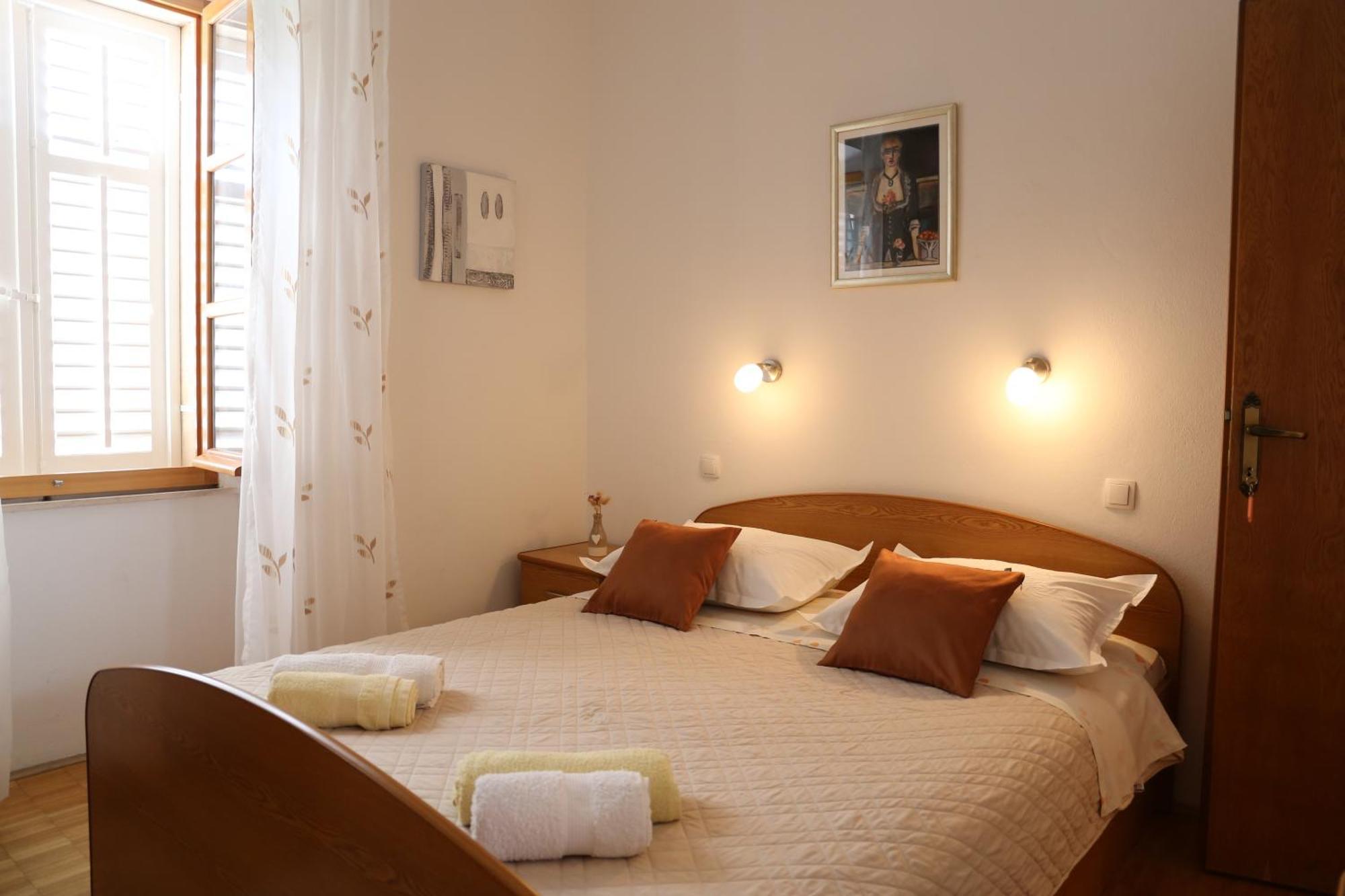 Coosy Rooms Katarina Lumbarda Szoba fotó