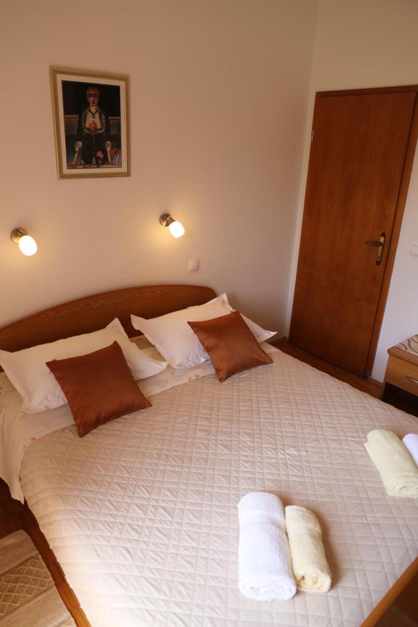 Coosy Rooms Katarina Lumbarda Szoba fotó