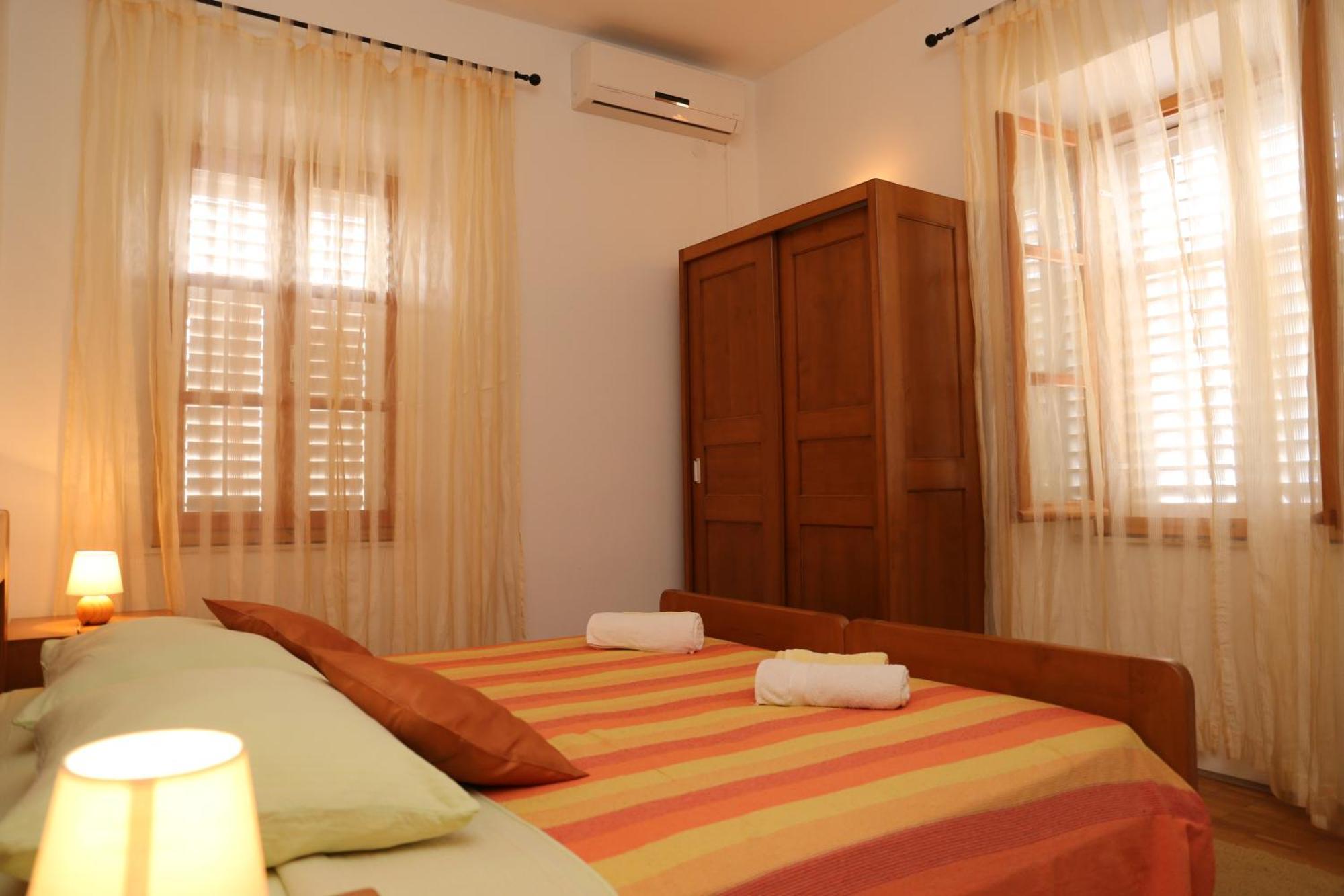 Coosy Rooms Katarina Lumbarda Szoba fotó