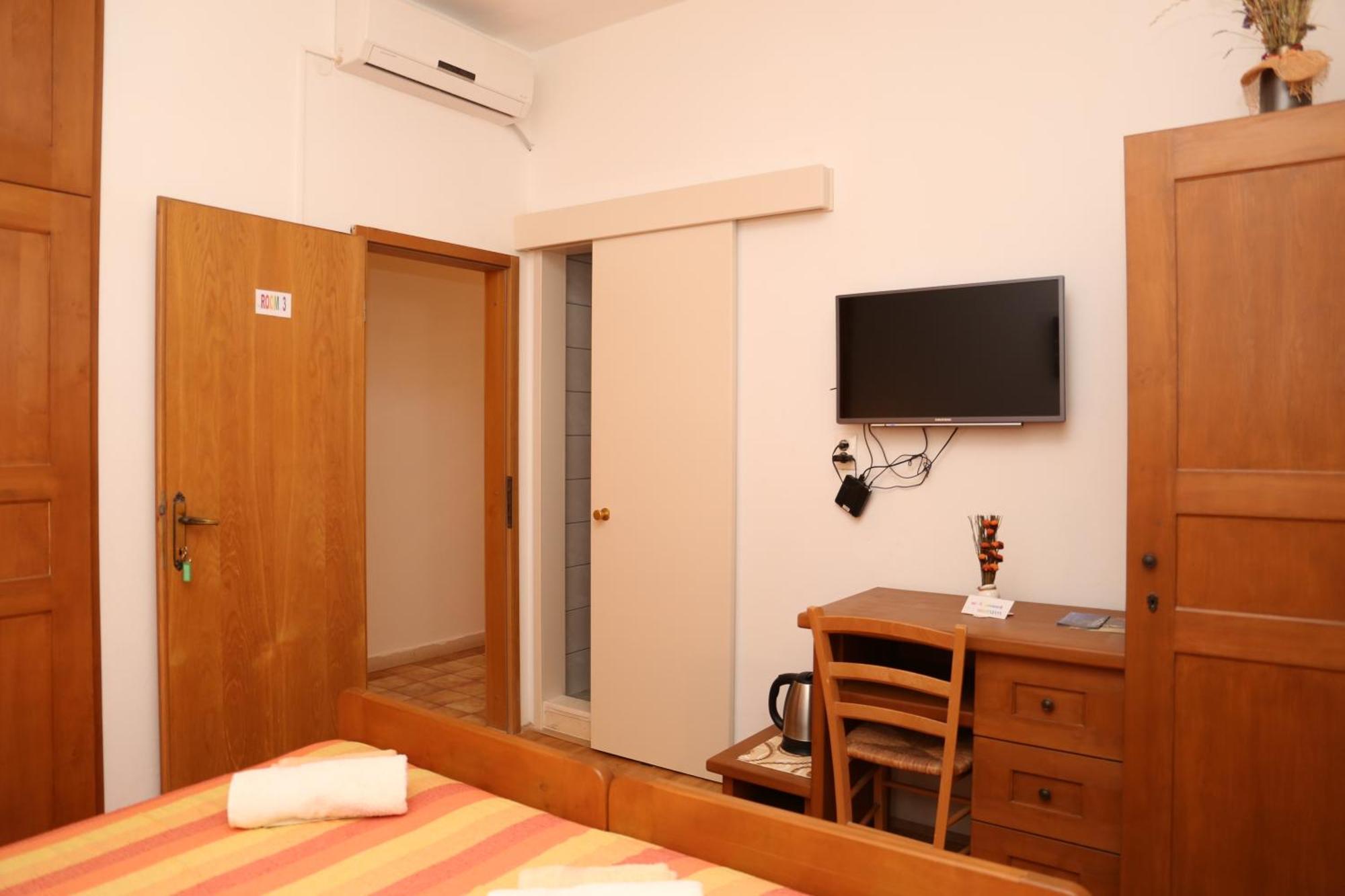 Coosy Rooms Katarina Lumbarda Szoba fotó